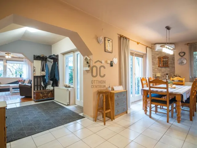 Eladó ház Sóskút 292 nm