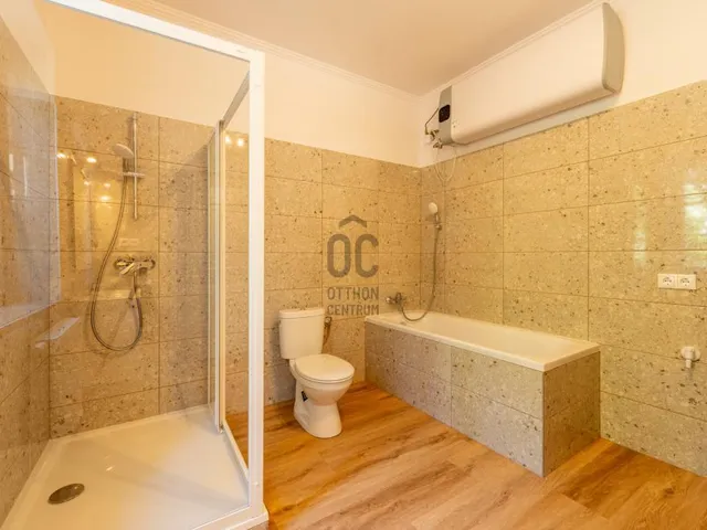 Eladó ház Budapest III. kerület, Táborhegy 174 nm