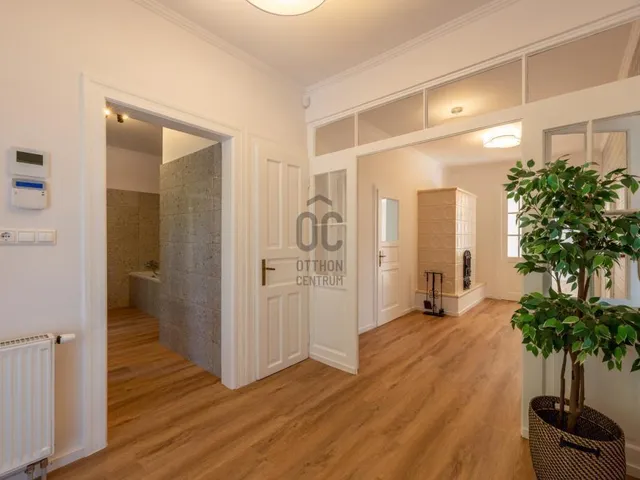 Eladó ház Budapest III. kerület, Táborhegy 174 nm