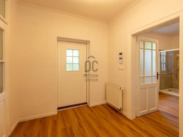 Eladó ház Budapest III. kerület, Táborhegy 174 nm