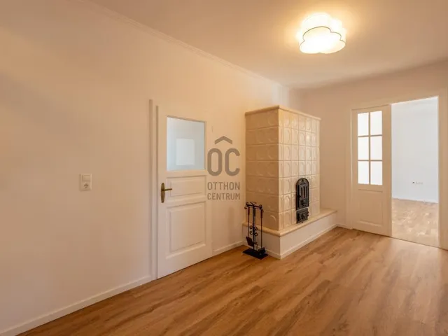 Eladó ház Budapest III. kerület, Táborhegy 174 nm