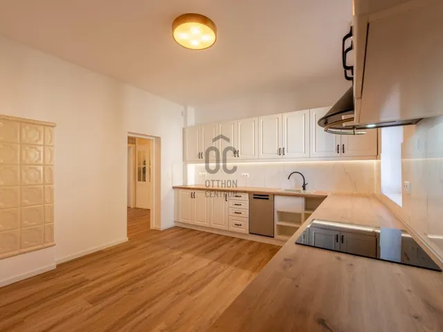 Eladó ház Budapest III. kerület, Táborhegy 174 nm