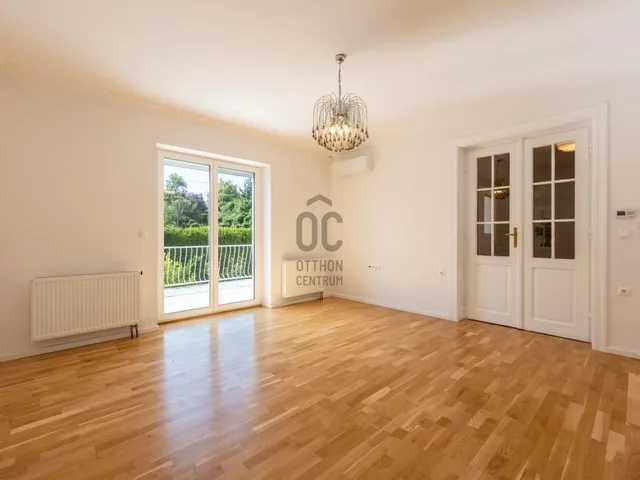 Eladó ház Budapest III. kerület, Táborhegy 174 nm