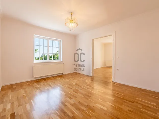 Eladó ház Budapest III. kerület, Táborhegy 174 nm