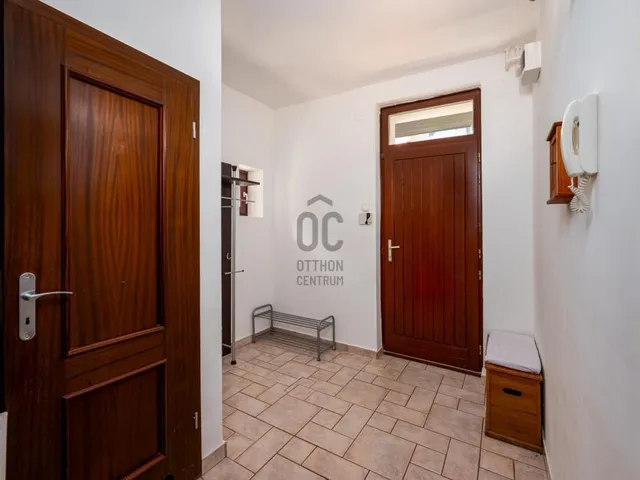 Eladó ház Budapest II. kerület, Zöldmál 179 nm