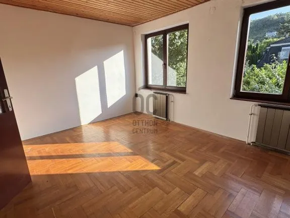 Eladó ház Budapest II. kerület, Budaliget 213 nm