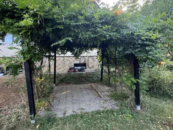 Eladó ház Budapest II. kerület, Budaliget 213 nm