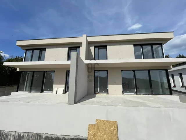 Eladó lakás Budapest III. kerület, Aranyhegy 130 nm