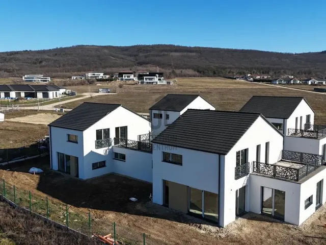 Eladó ház Budajenő 153 nm