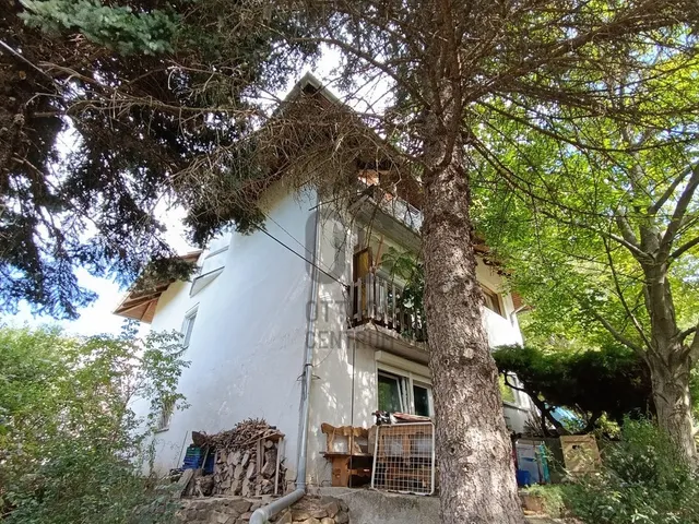 Eladó ház Budapest III. kerület, Testvérhegy 245 nm