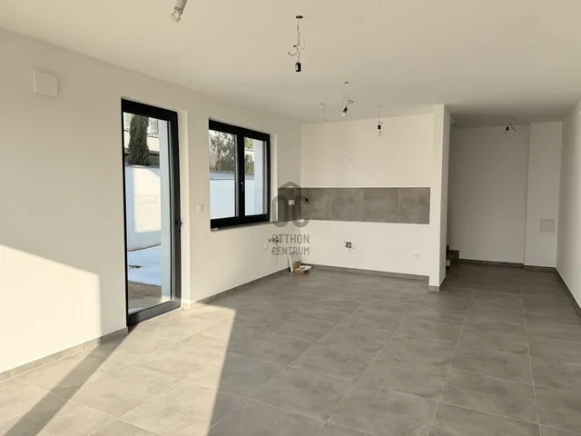 Eladó lakás Budapest III. kerület, Aranyhegy 158 nm