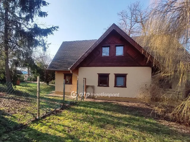 Eladó ház Tordas 220 nm