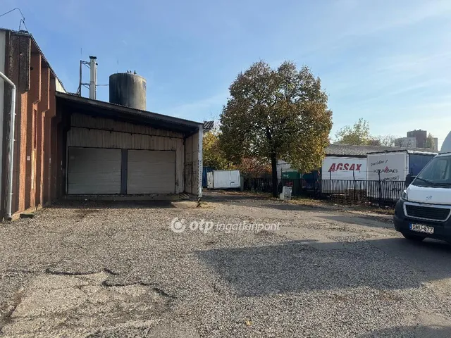 Eladó kereskedelmi és ipari ingatlan Budapest XIX. kerület 1000 nm