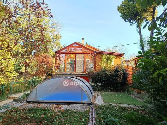 Eladó ház Mány 140 nm