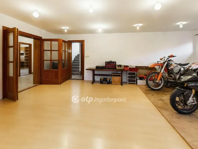 Eladó ház Érd 450 nm