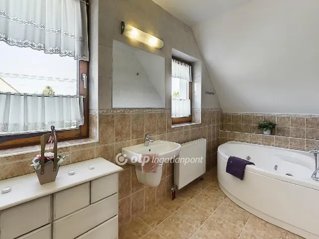 Eladó ház Érd 450 nm