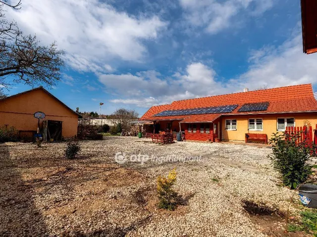 Eladó ház Velence 120 nm