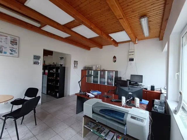 Eladó kereskedelmi és ipari ingatlan Herceghalom 393 nm