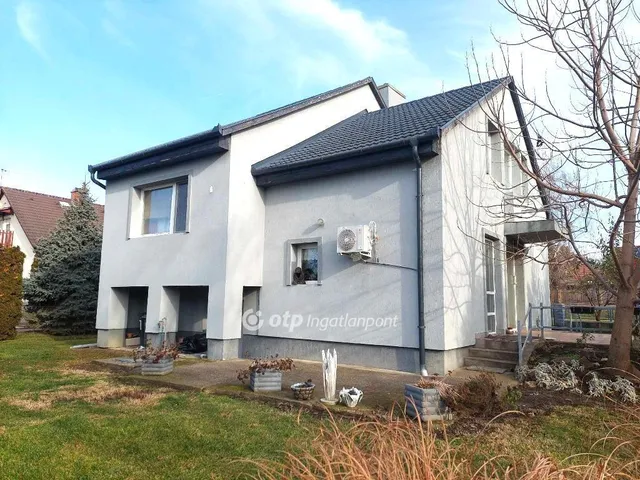 Eladó ház Ráckeresztúr 120 nm