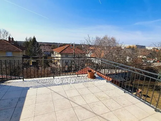 Eladó ház Érd 214 nm