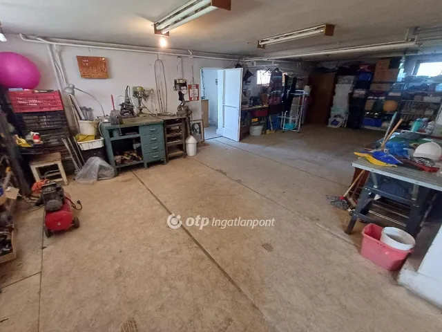 Eladó ház Budapest XXI. kerület 333 nm