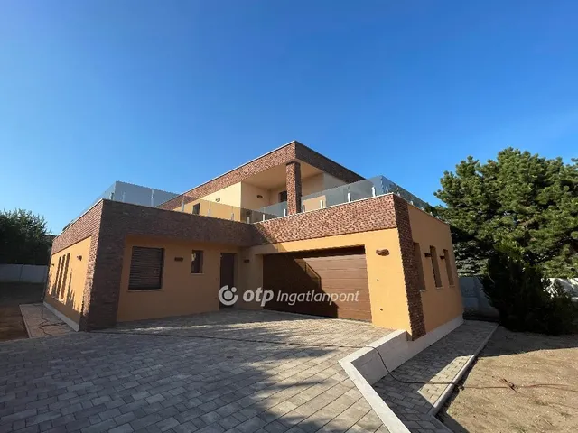 Eladó ház Érd 210 nm