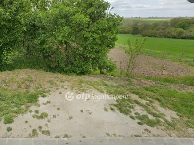 Eladó telek Martonvásár 3329 nm
