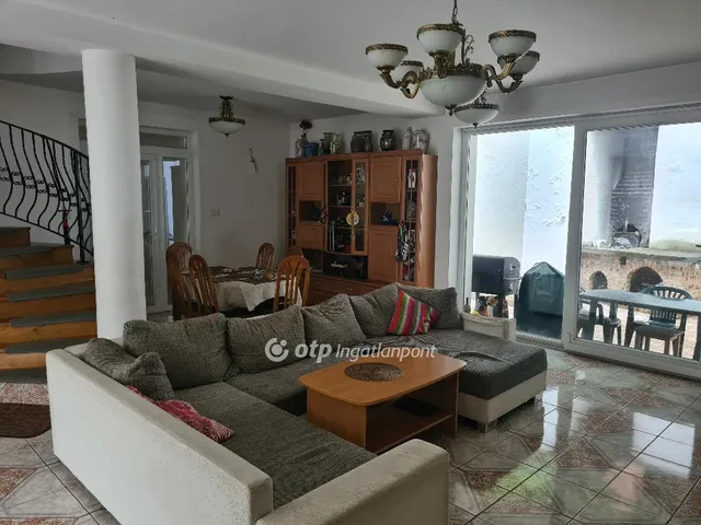 Eladó ház Diósd 388 nm