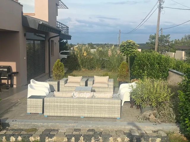 Eladó ház Érd 250 nm