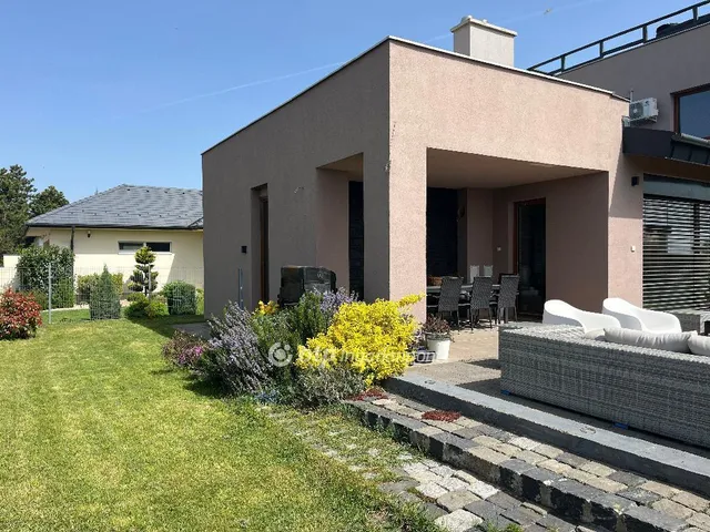 Eladó ház Érd 250 nm