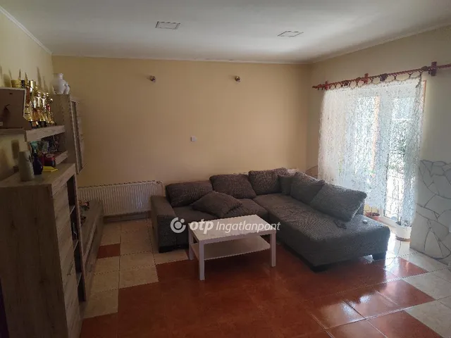 Eladó ház Baracska 201 nm