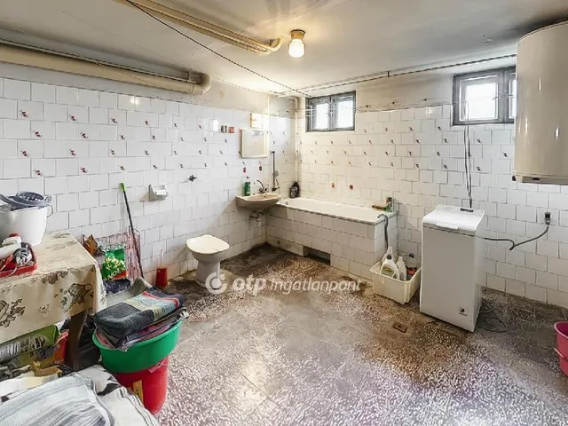 Eladó ház Tatabánya 304 nm
