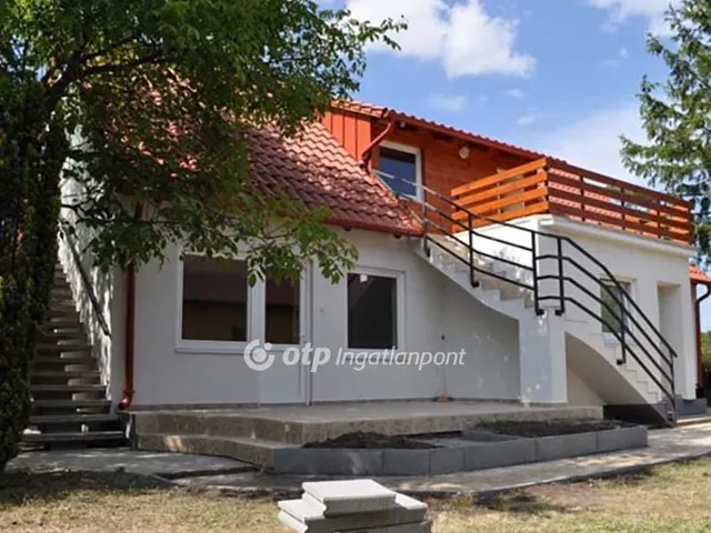 Eladó ház Gárdony 300 nm