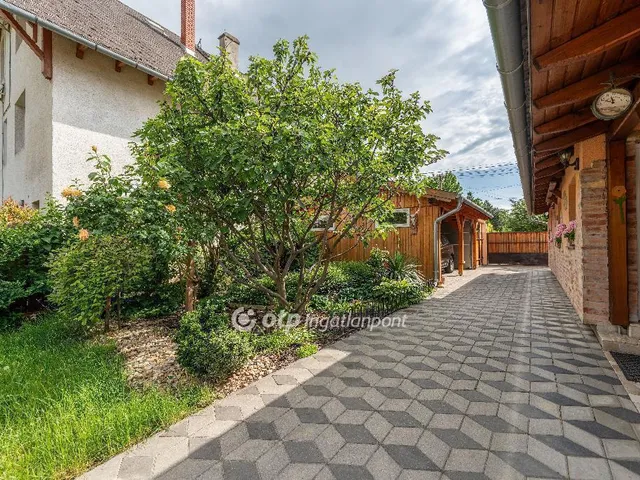 Eladó ház Velence 175 nm