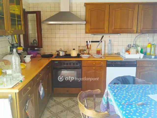 Eladó ház Érd 230 nm