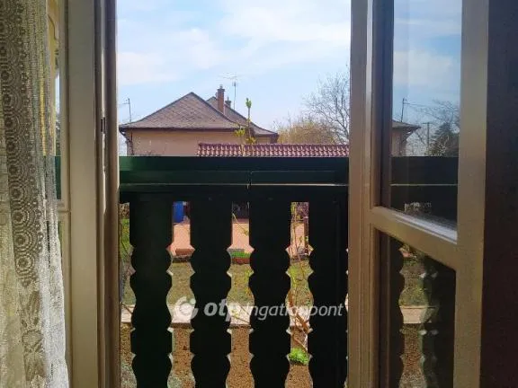 Eladó kereskedelmi és ipari ingatlan Érd 230 nm