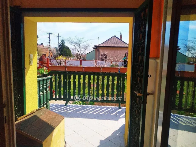 Eladó kereskedelmi és ipari ingatlan Érd 230 nm