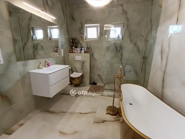 Eladó ház Érd, Parkváros 270 nm