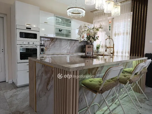 Eladó ház Érd, Parkváros 270 nm