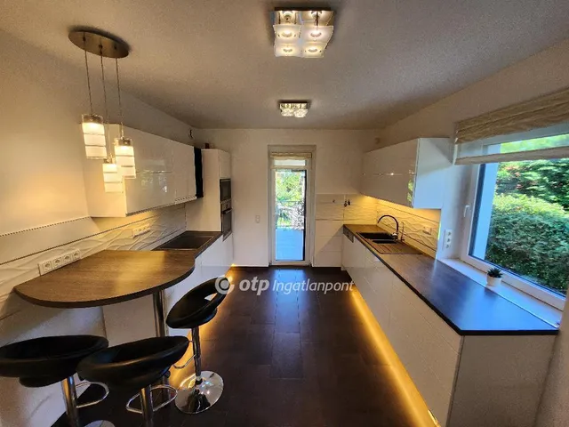 Eladó ház Érd 226 nm