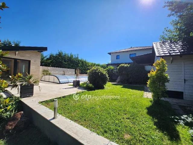 Eladó ház Érd 226 nm