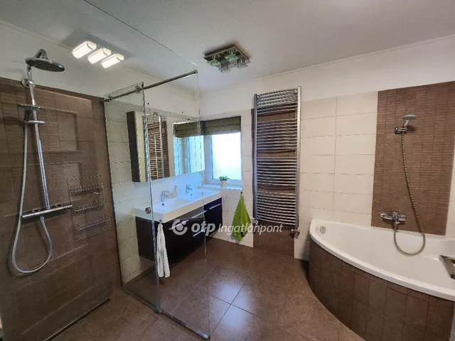 Eladó ház Érd 226 nm