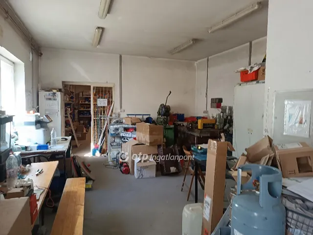 Eladó kereskedelmi és ipari ingatlan Érd 475 nm