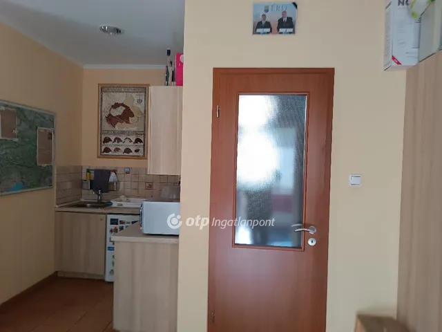 Eladó kereskedelmi és ipari ingatlan Érd 475 nm