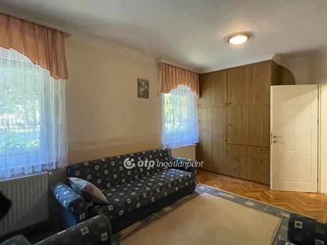 Eladó ház Besnyő 100 nm