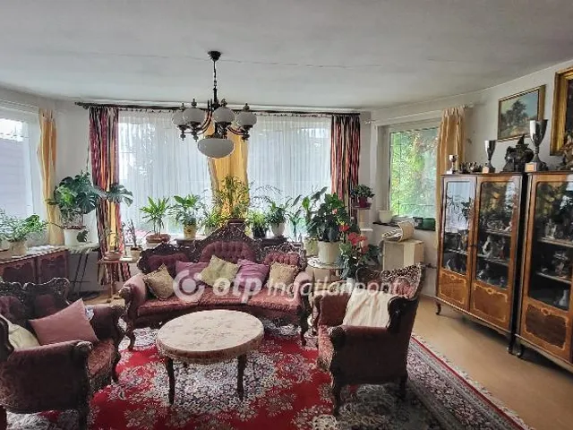 Eladó ház Budakeszi 380 nm