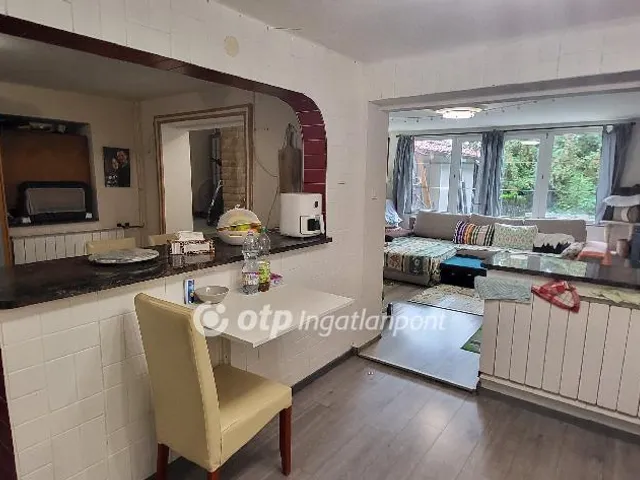 Eladó ház Budakeszi 380 nm