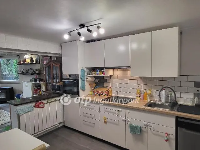 Eladó ház Budakeszi 380 nm