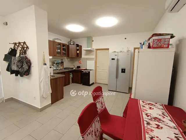 Eladó ház Sóskút 87 nm