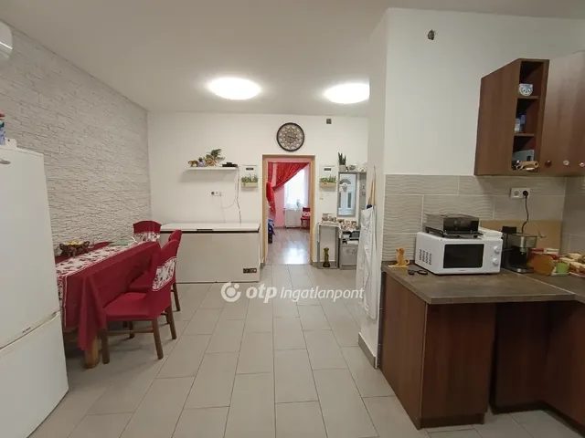 Eladó ház Sóskút 87 nm